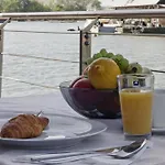 Sunset View Housboat With Sundeck,ac&heating Pressburg