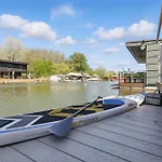 Sunset View Housboat With Sundeck,ac&heating Ferienhaus Pressburg
