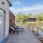 Sunset View Housboat With Sundeck,ac&heating Сasa de vacaciones Bratislava