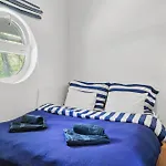 Сasa de vacaciones Sunset View Housboat With Sundeck,ac&heating *