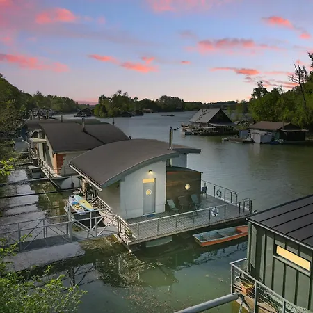 Sunset View Housboat With Sundeck,ac&heating Nyaraló