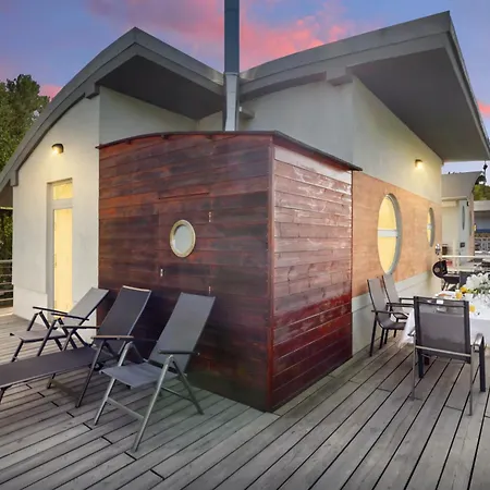 Sunset View Housboat With Sundeck,ac&heating Nyaraló Pozsony