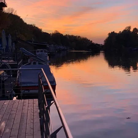 Sunset View Housboat With Sundeck,ac&heating