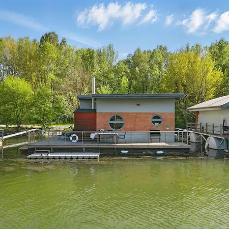Nyaraló Sunset View Housboat With Sundeck,ac&heating *