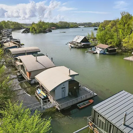 Sunset View Housboat With Sundeck,ac&heating Nyaraló