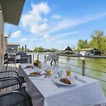 Sunset View Housboat With Sundeck,ac&heating Semesterbostad *