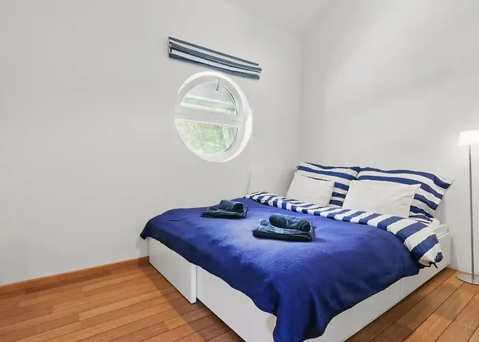 Sunset View Housboat With Sundeck,ac&heating Сasa de vacaciones Bratislava